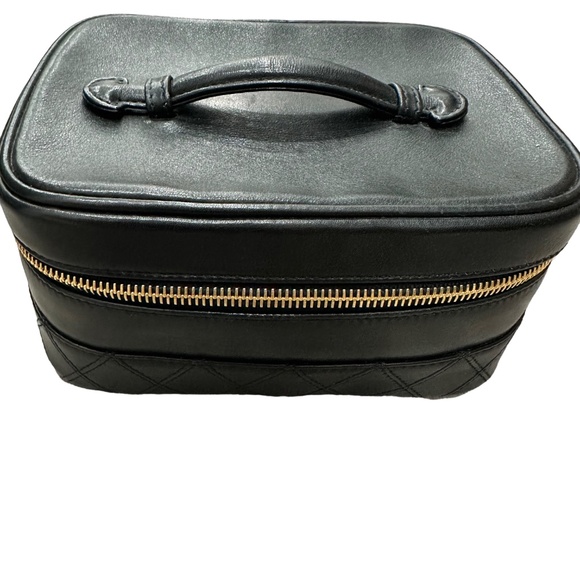 CHANEL Black Calfskin Duo-tone Vanity Bag - Picture 6 of 9
